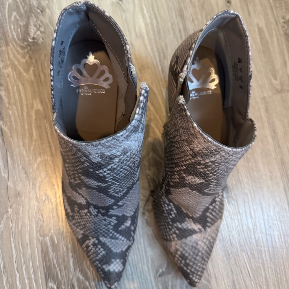 Fergalicious Gray Snakeskin Asymetrical Booties 9M “GOLDIE”